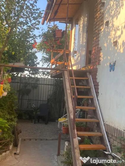 Casă cu 2 camere în Central