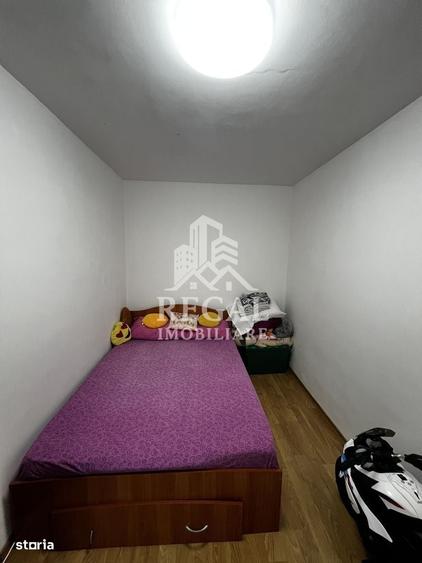 Apartament 2 camere de vanzare zona Micro 6, str. Batiz - 2