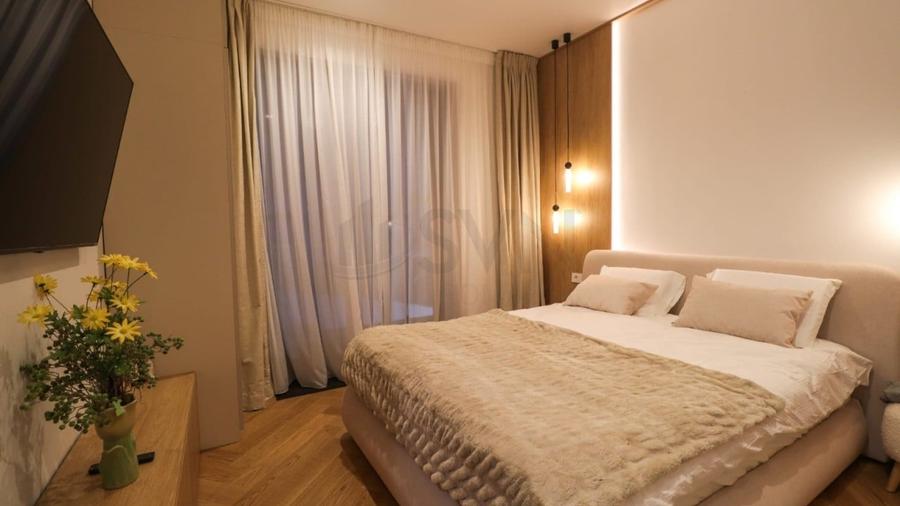 Apartament cu 2 camere decomandat, mobilat în Central