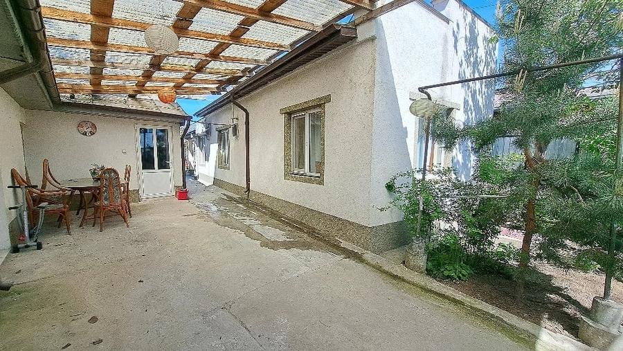 Casă cu 2 camere cu Teren 246 Mp în Pisc