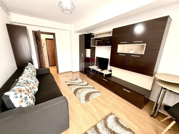 Garsonieră semidecomandată, mobilată în Plopilor