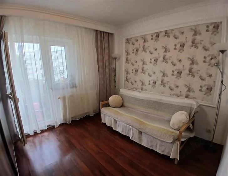 Apartament cu 4 camere decomandat, mobilat în Apărătorii Patriei