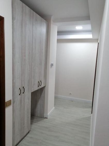 Apartament cu 3 camere decomandat în Exterior Vest
