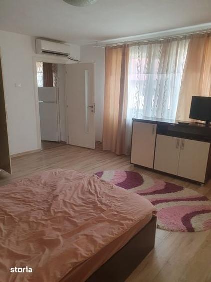 Garsonieră decomandată în Central
