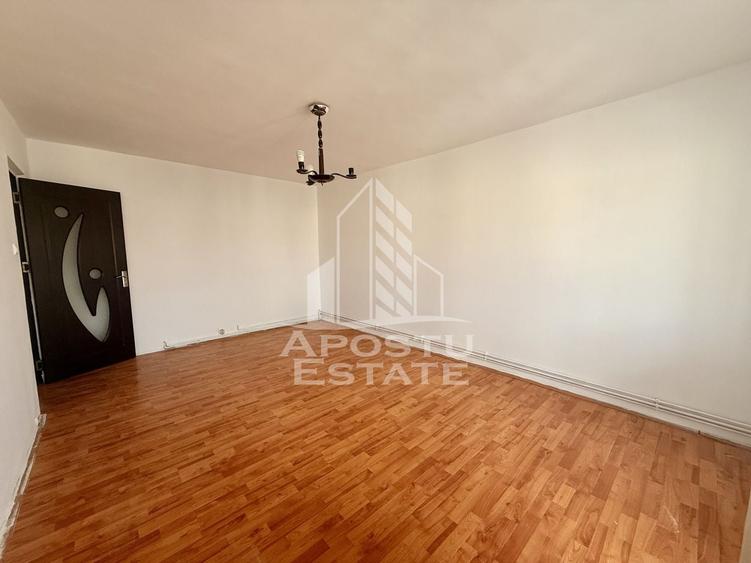 Apartament cu 3 camere decomandat în Dorobanților
