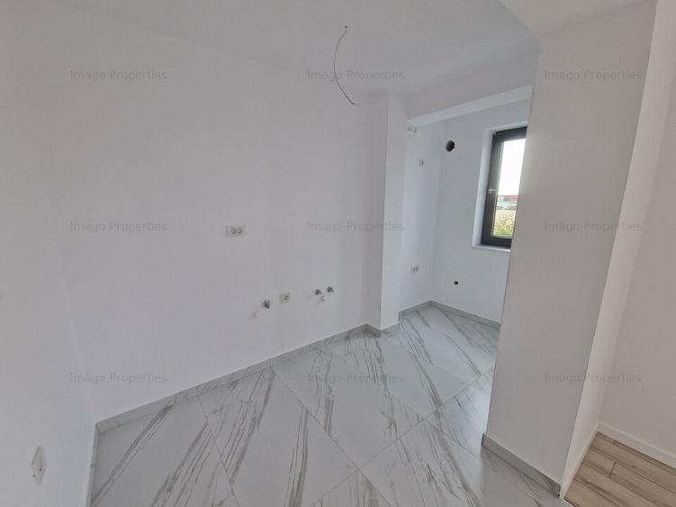 Apartament cu 4 camere decomandat în Pipera