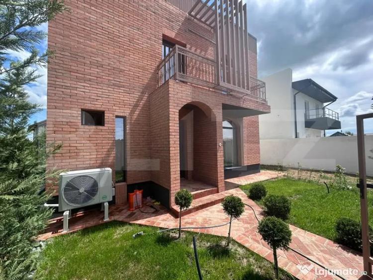Casă cu 4 camere cu Teren 500 Mp în Central