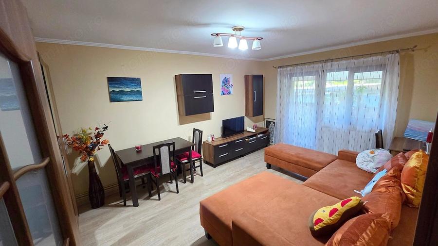 Apartament cu 3 camere decomandat în Aradului