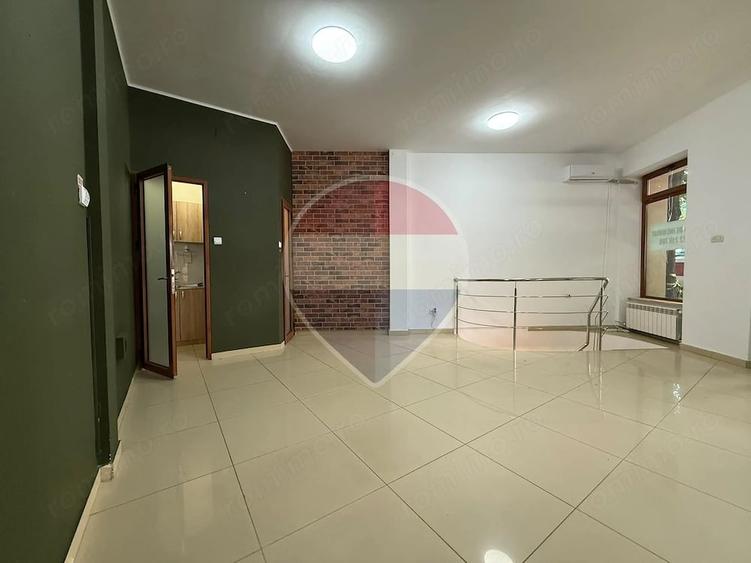 Spațiu comercial, de 74 mp, în Central