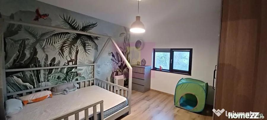 Casă cu 7 camere cu Teren 508 Mp în Săbăreni