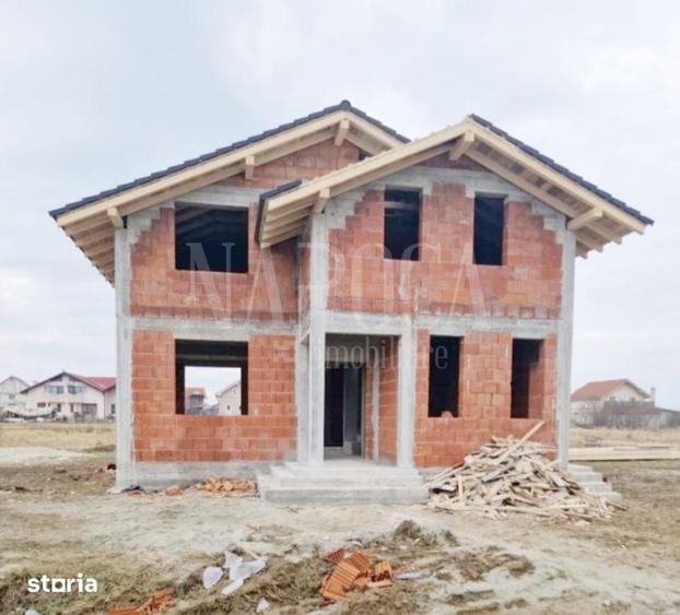 Casă cu 4 camere cu Teren 500 Mp în Sânmartin