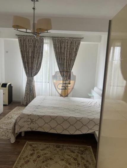 Apartament cu 3 camere decomandat, mobilat în Central