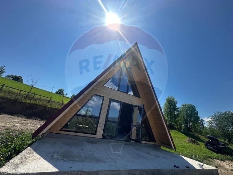 Casă individuală cu 2 camere cu Teren 17490 Mp în Ponor