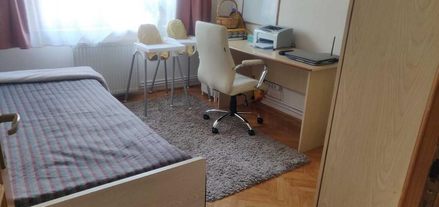 Apartament cu 4 camere decomandat în Exterior Vest