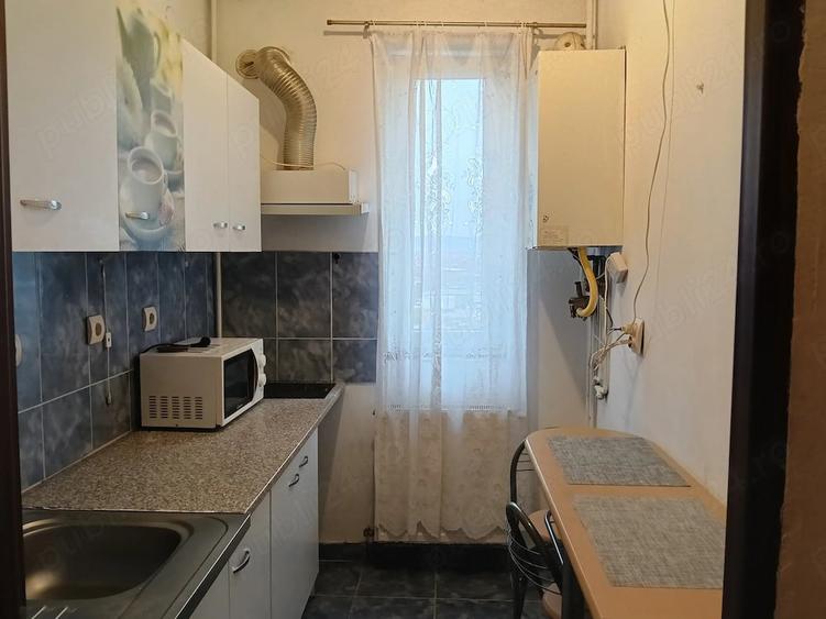 Garsonieră decomandată în Central