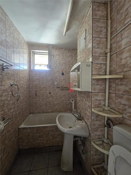 Apartament cu 2 camere semidecomandat în Colentina