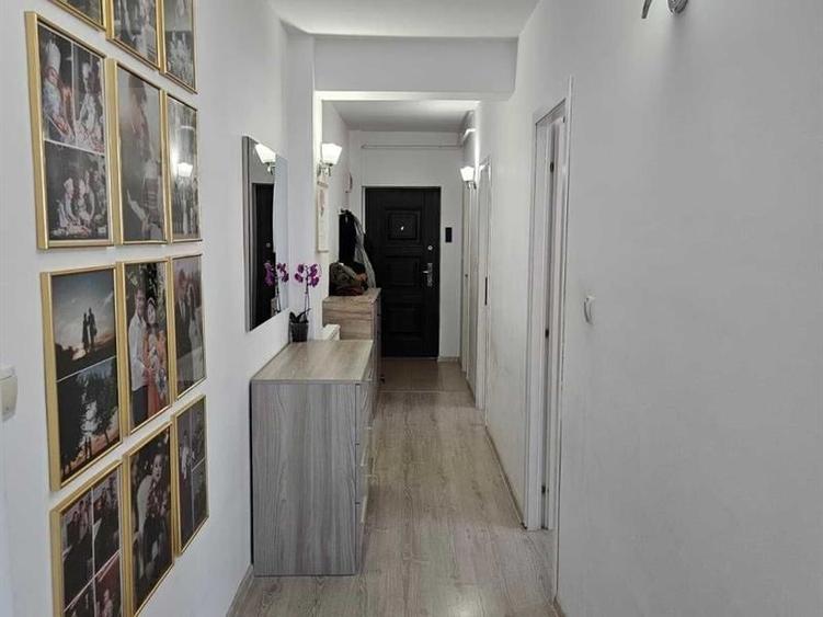 Apartament cu 2 camere decomandat în Ipotești