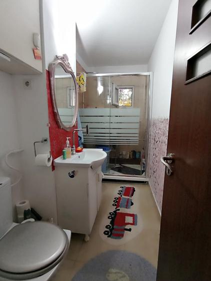 Apartament cu 2 camere decomandat în Nicolina