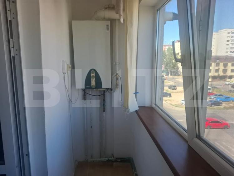 Apartament cu 3 camere decomandat, mobilat în Micro 11