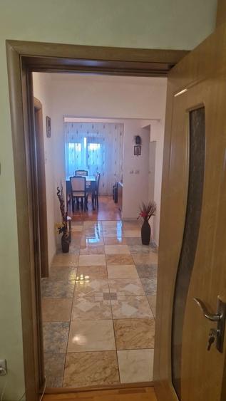 Apartament cu 4 camere decomandat în Brâncoveanu