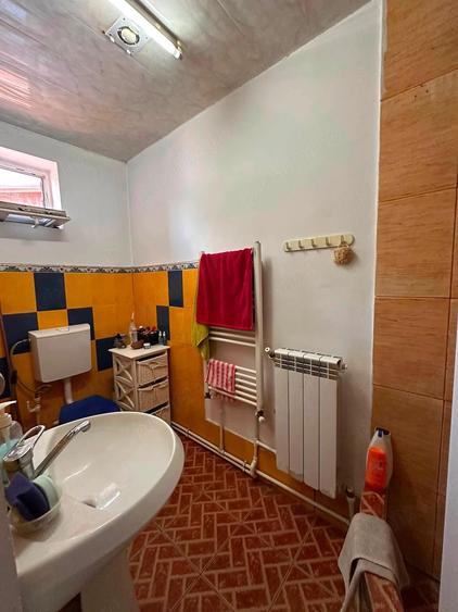 De vanzare apartament cu 3 camere si 2 bai, mobilat si utilat, zona centrala, Pret 49900euro - 9