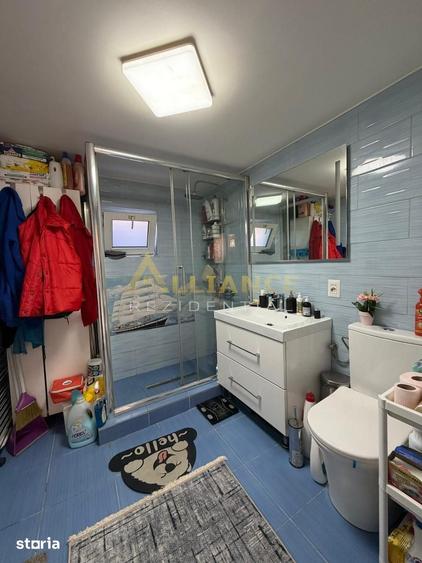 Casă cu 5 camere cu Teren 754 Mp în Glina