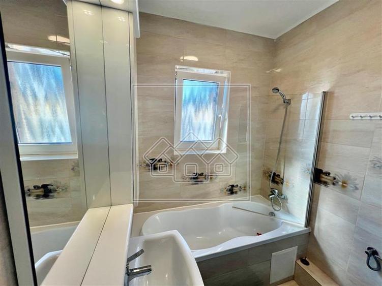 Apartament cu 2 camere decomandat în Arhitecților - Calea Cisnădiei