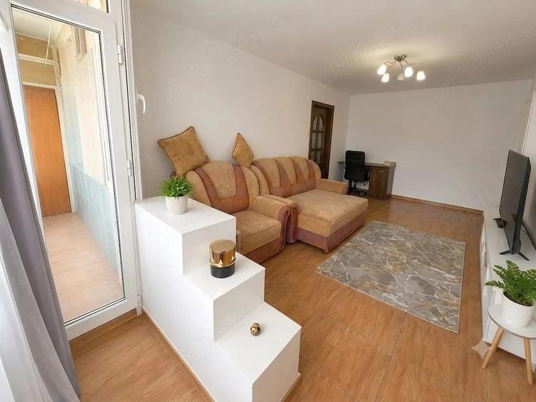 Apartament cu 3 camere decomandat în Colentina
