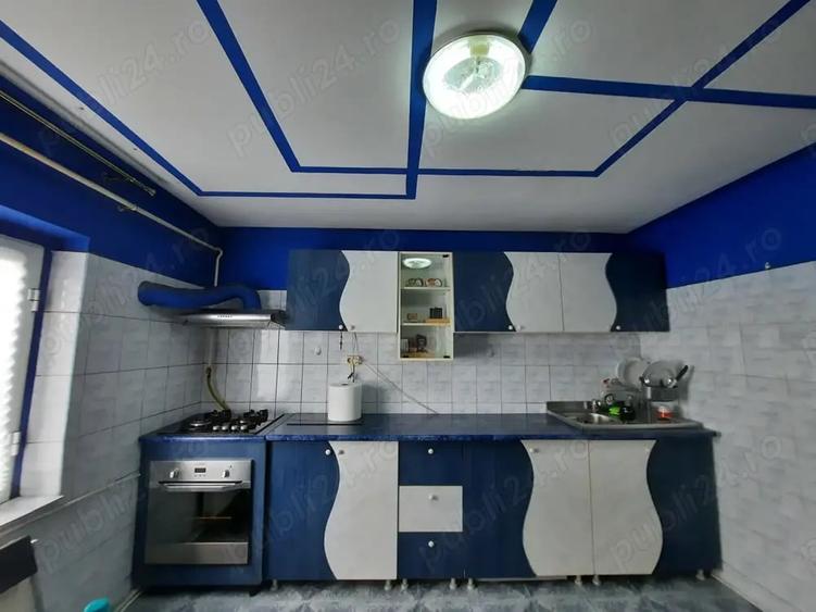 Apartament cu 3 camere decomandat în Mircea-Vodă