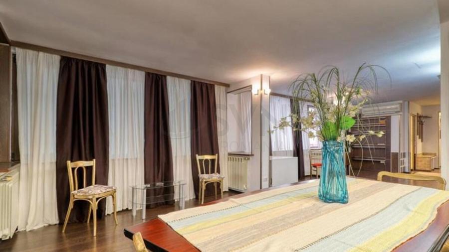 Apartament cu 5 camere circular, mobilat în 1 Mai
