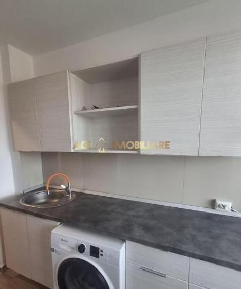 Apartament cu 3 camere semidecomandat, mobilat în Giulești