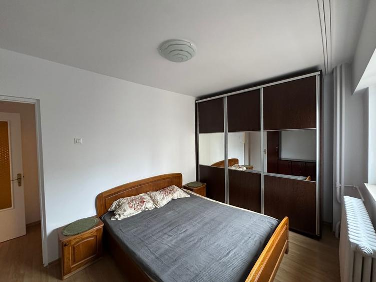 Apartament cu 2 camere semidecomandat, mobilat în Panduri