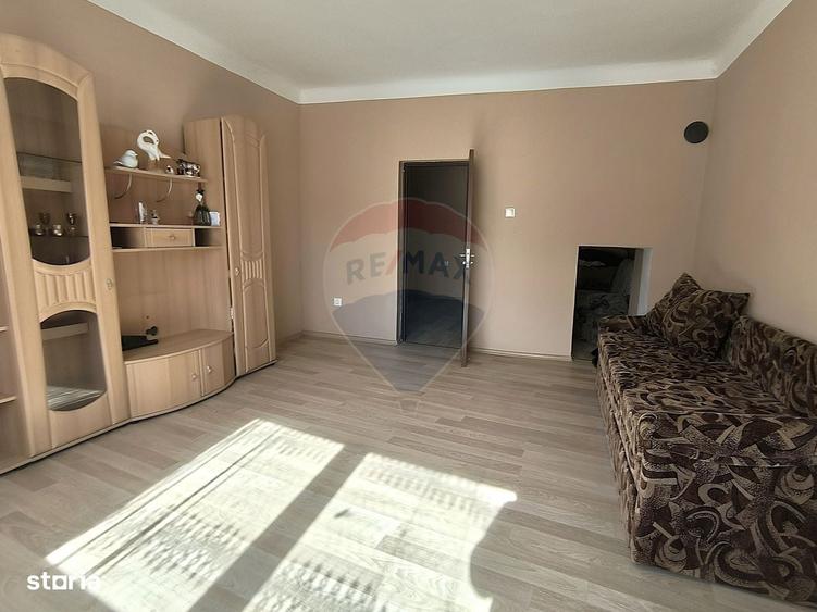 Casă cu 2 camere cu Teren 913 Mp în Central