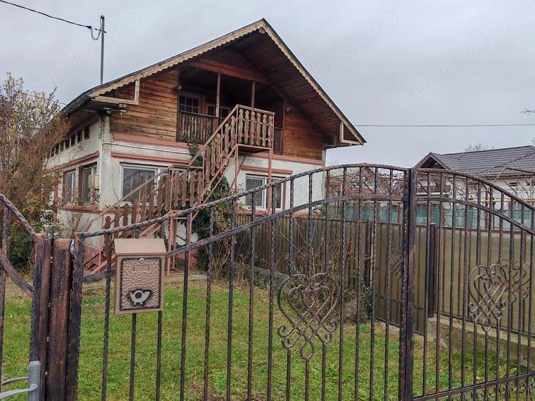 Casă cu 2 camere cu Teren 2600 Mp în Dărmănești