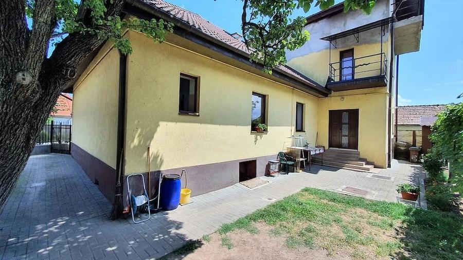 Casă cu 3 camere cu Teren 430 Mp în Calea Poplăcii