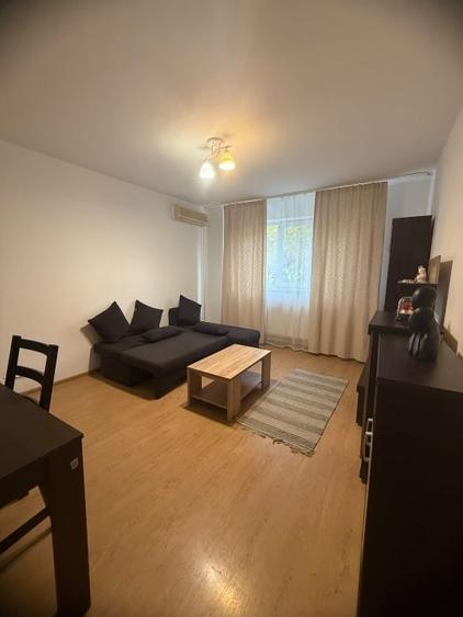 Apartament cu 2 camere semidecomandat, mobilat în Blașcovici