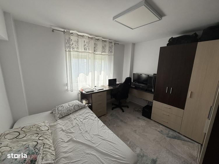 Apartament cu 4 camere decomandat în Central
