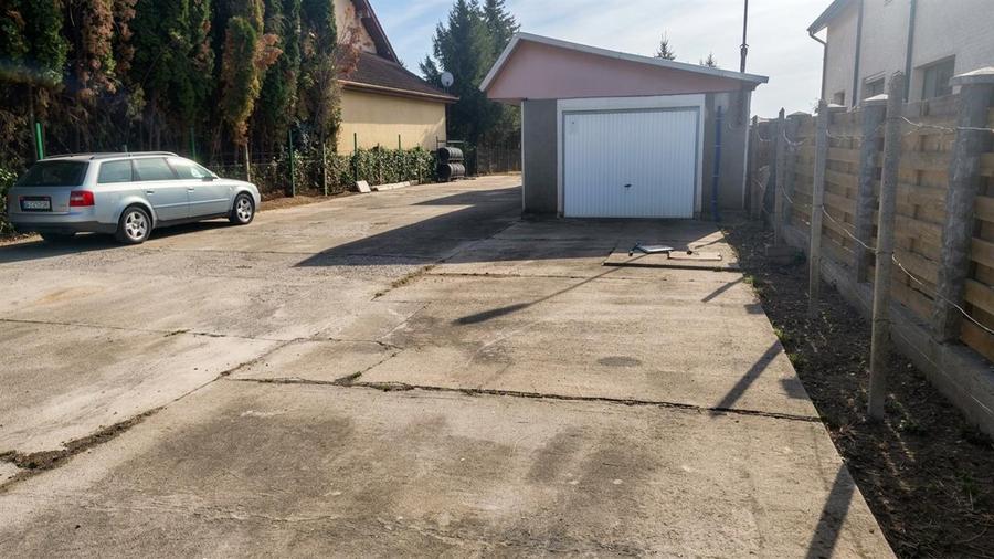 Teren intravilan de 2052 mp, în Sântandrei