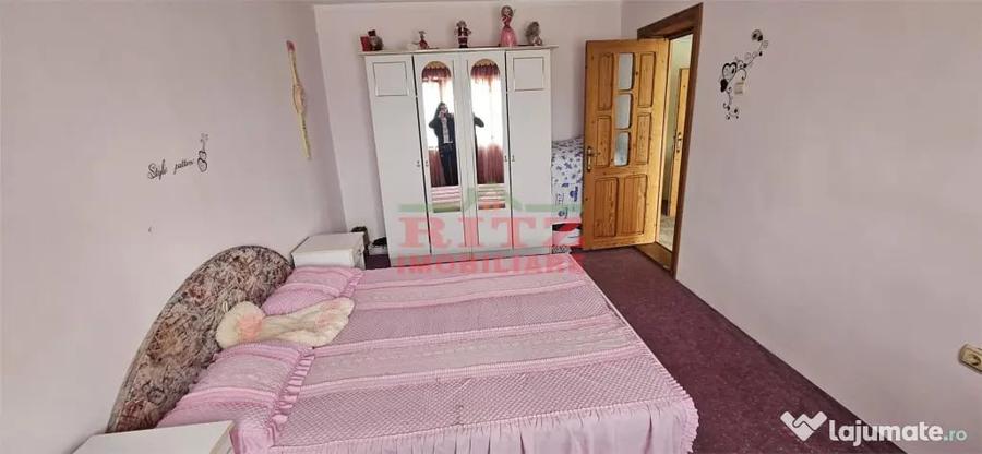 Casă cu 7 camere cu Teren 1756 Mp în Caracal