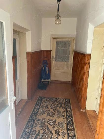Casă cu 4 camere cu Teren 754 Mp în Central