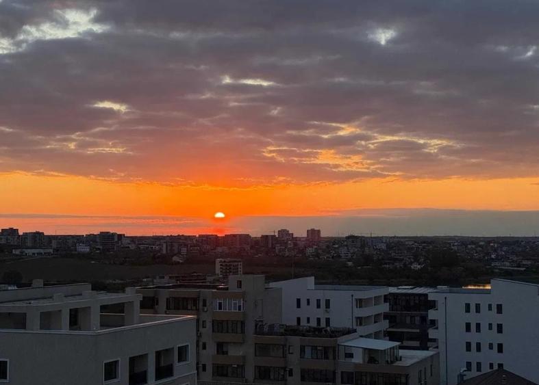 Apartament cu 2 camere semidecomandat, mobilat în Tomis Nord