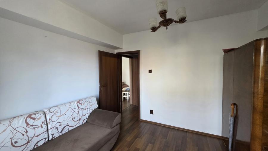 Apartament cu 2 camere semidecomandat, mobilat în Aradului