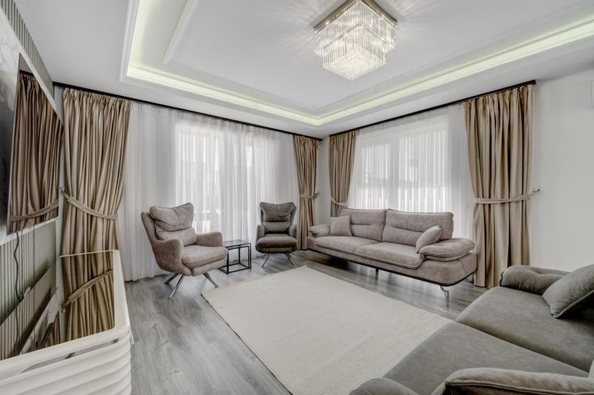 Casă cu 4 camere cu Teren 200 Mp în 1 Decembrie