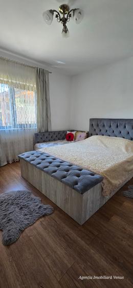 Casă individuală cu 5 camere cu Teren 500 Mp în Central