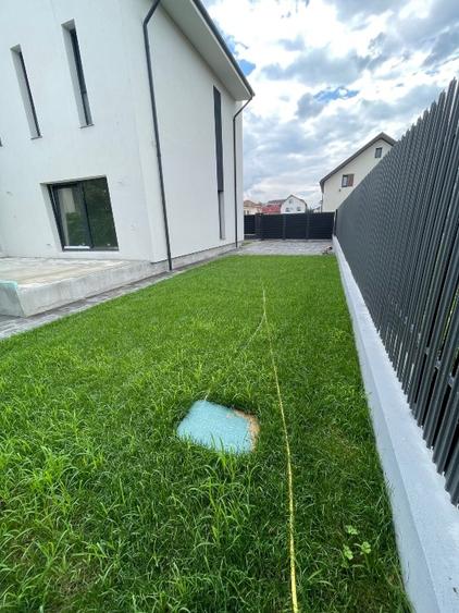 Casă individuală cu 5 camere cu Canalizare în Central