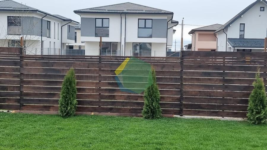 Casă individuală cu 5 camere cu Canalizare în Odăile