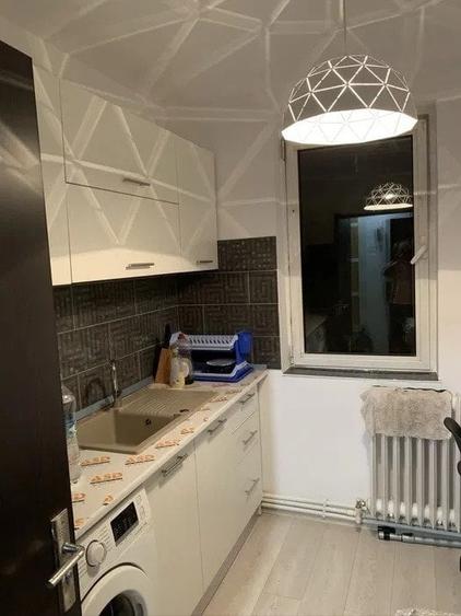 Apartament cu 2 camere semidecomandat, mobilat în Tudor Vladimirescu