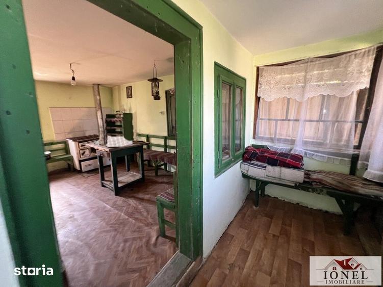Casă cu 2 camere cu Teren 116445 Mp în Mogoș