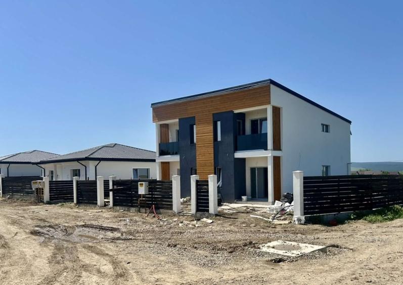Casă individuală cu 3 camere cu Teren 250 Mp în Central