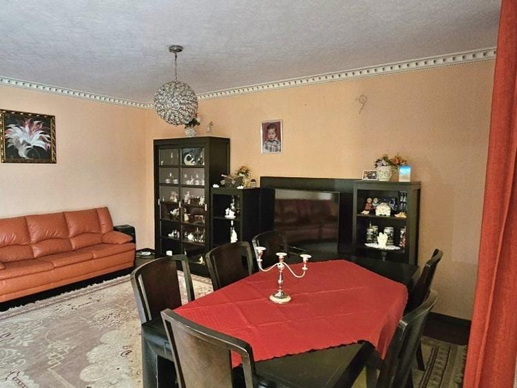 Casă individuală cu 4 camere cu Teren 275 Mp în Glina